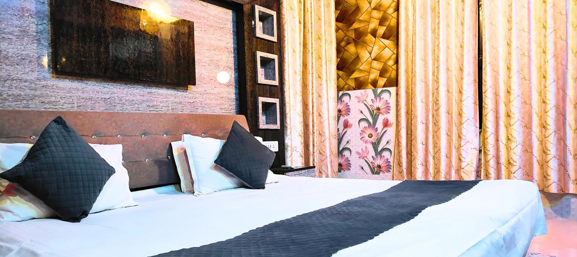 Ramayana Grand Hotel Ayodhya 外观 照片